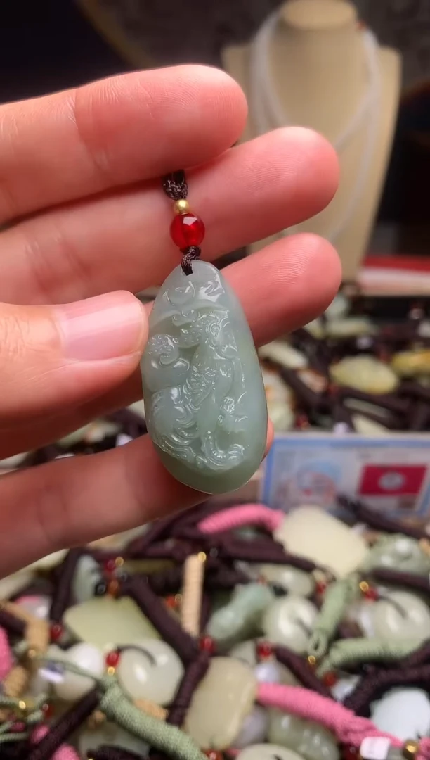 颈饰未镶嵌和田玉新疆料青海料清水和田玉吊坠