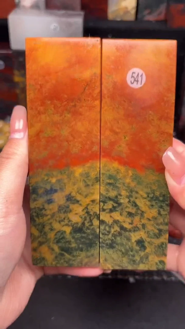 玉 桂林鸡血家居摆件 编号：541