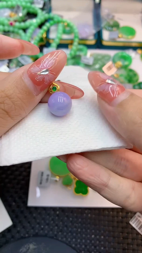 颈饰18K金镶嵌翡翠2