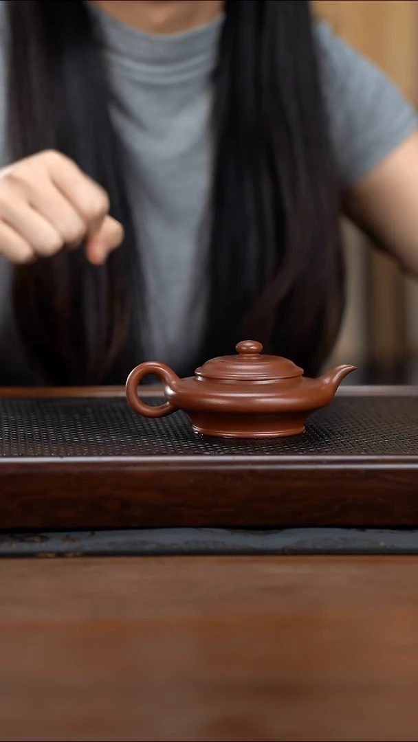 茶壶紫砂110cc黄龙山原矿红皮龙虚扁20