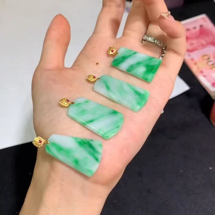 【逍遥】18K天然A货翡翠无事牌吊坠*888/2128004/多样性发/1件