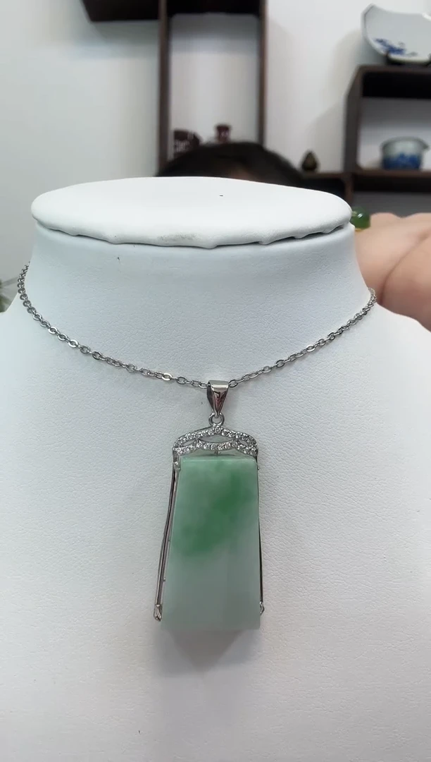 吊坠(赠链)银S925镶嵌翡翠无事牌