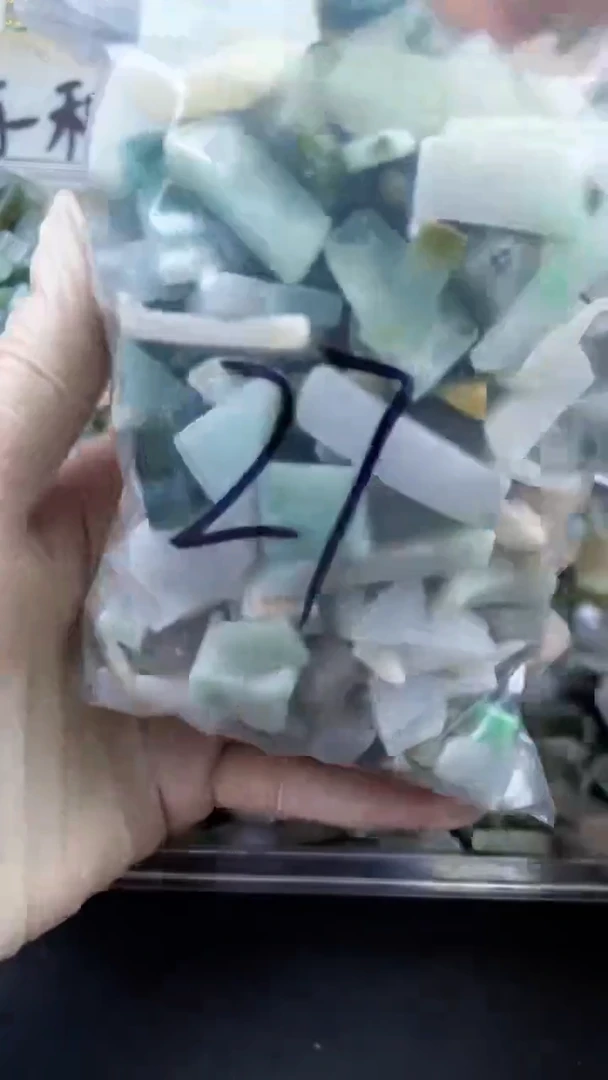 【闪购商品】翡翠颈饰未镶嵌天然翡翠迷你号500克27