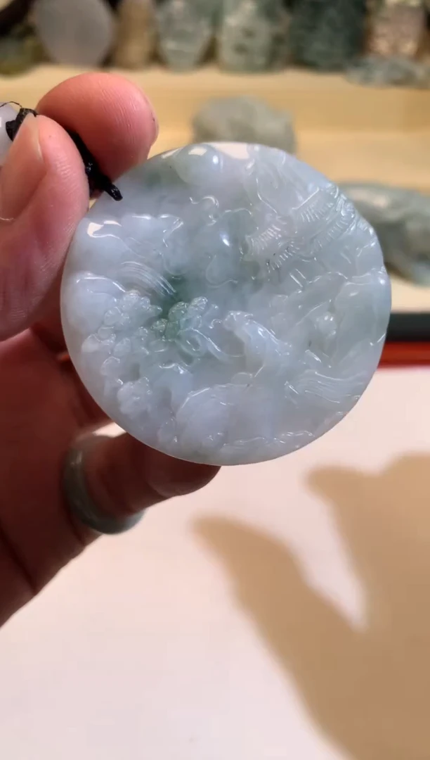 翡翠未镶嵌颈饰6/02/183
