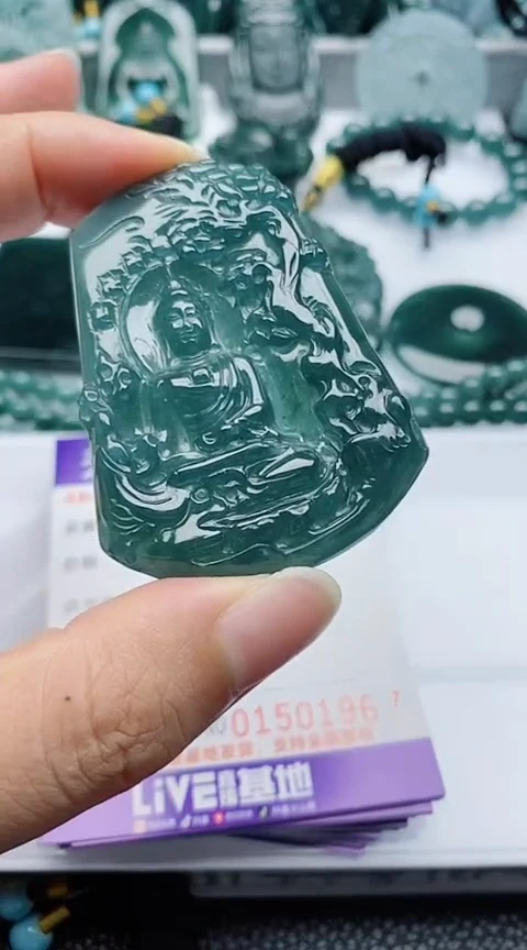 翡翠未镶嵌颈饰