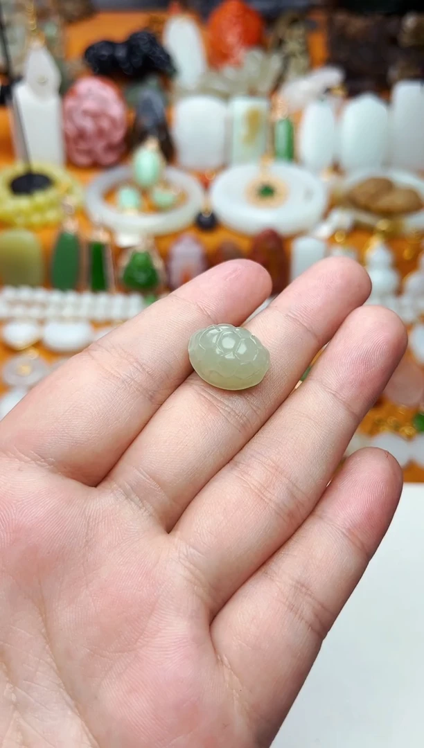 【闪购商品】和田玉颈饰未镶嵌富甲天下01