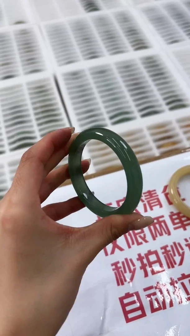 未镶嵌手镯石英质玉145-50D