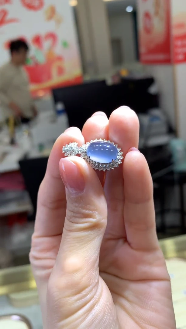 颈饰18K金镶嵌翡翠|不退不换