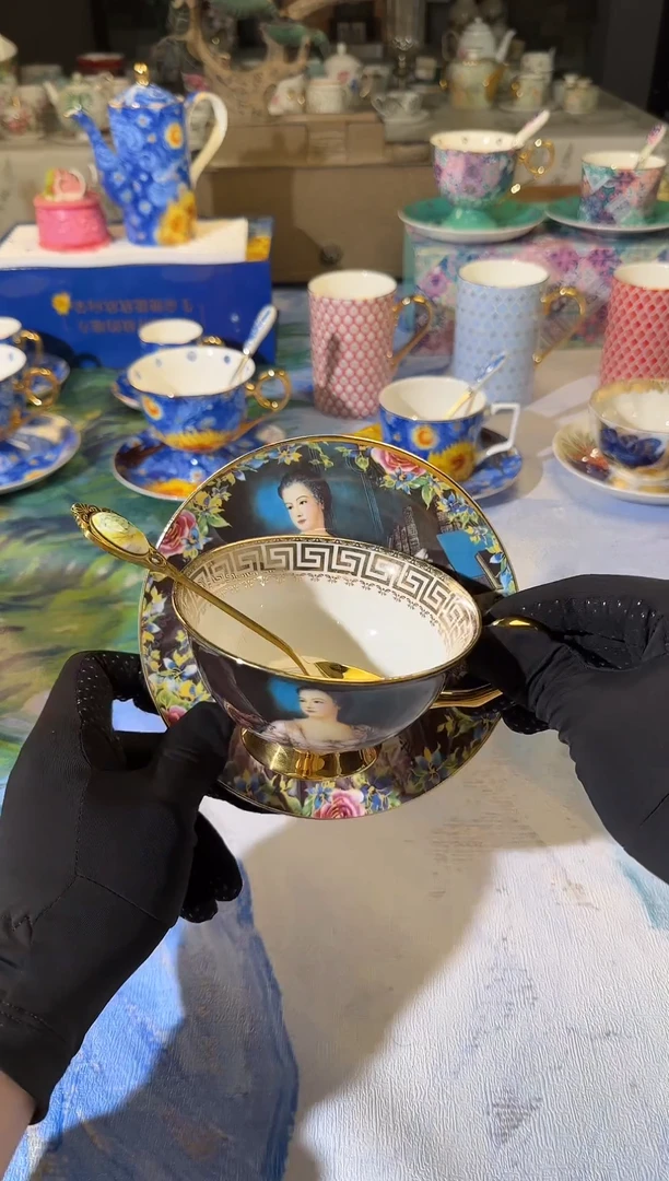 【闪购商品】瓷片骨瓷手绘描金 可进微波炉洗碗机送小汤勺