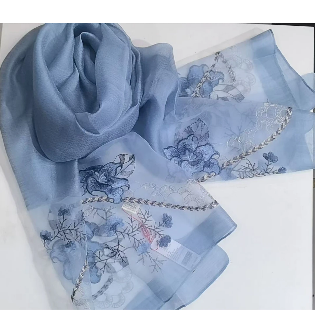 C333 蓝色出水芙蓉 桑蚕丝羊毛刺绣围巾丝巾披肩75*190CM