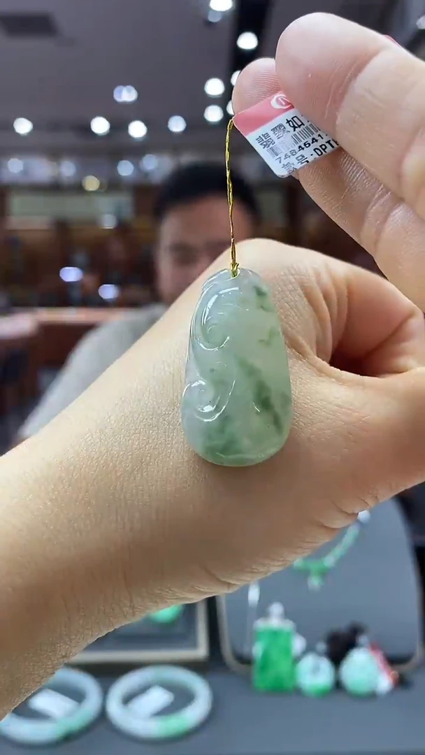 颈饰未镶嵌翡翠福瓜