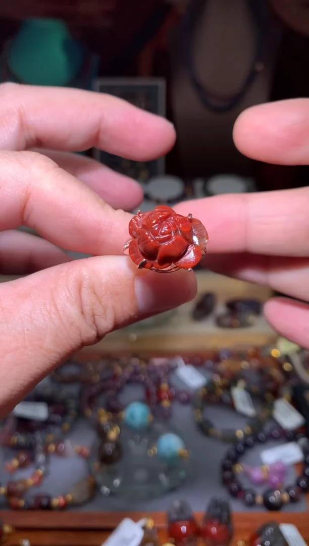 未镶嵌珠宝半成品水晶红极光戒指，多样性