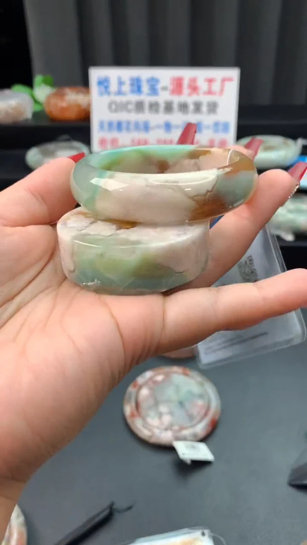 未镶嵌手镯石英质玉翔**业（52圈口）赠送镯心