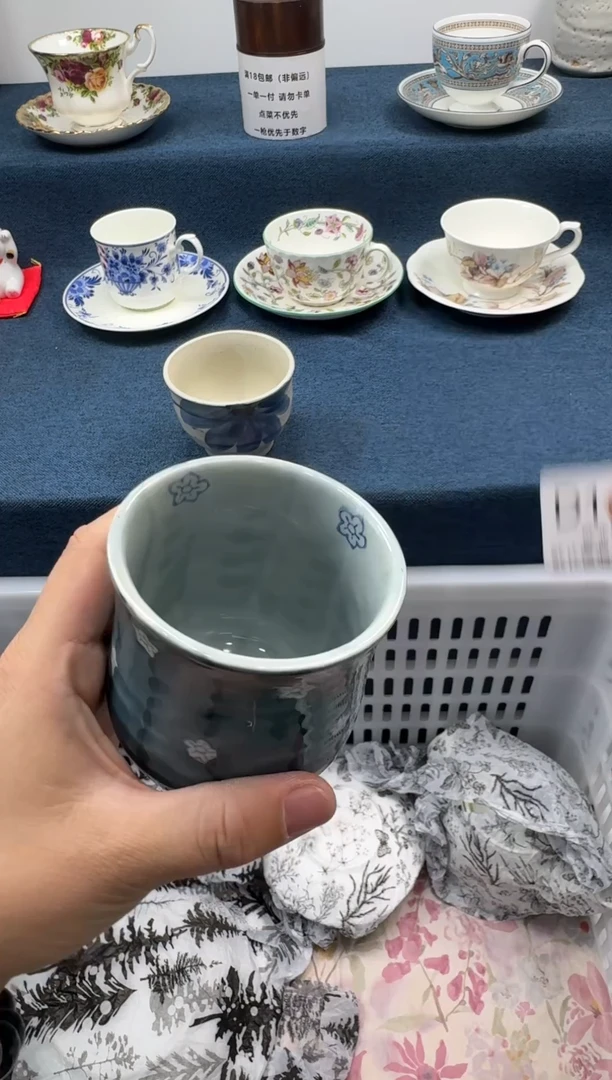 瓷片芷*瓷片瓷片瓷片 D198