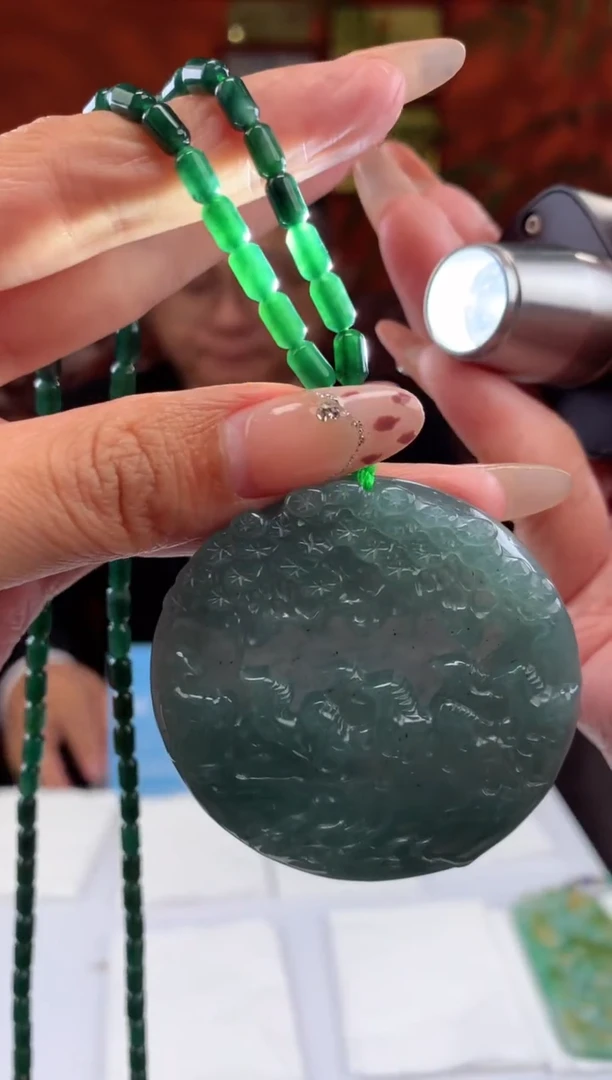 【闪购商品】定制翡翠未镶嵌挂件发货（拍一发一）