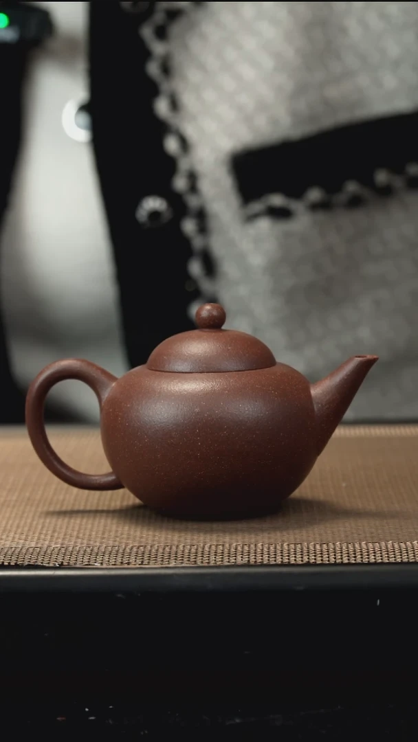 紫砂茶盏梨皮紫泥卡盖水平130CC