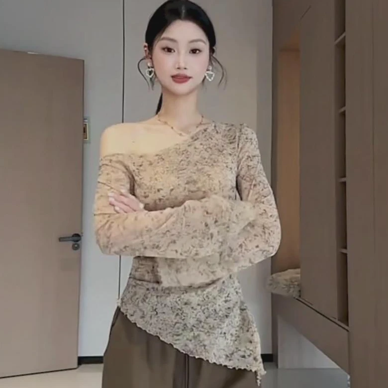 2025秋季高级感气质斜肩晕染复古设计下摆网纱小衫上衣+阔腿裤女