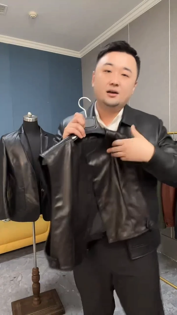 真皮羊皮小马甲。