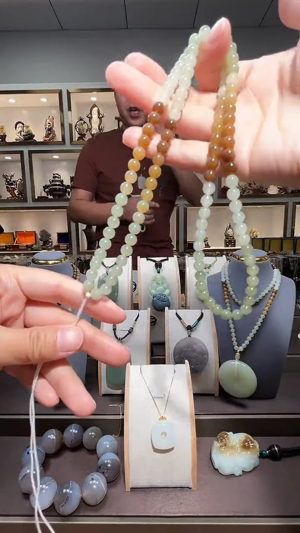 和田玉未镶嵌颈饰苏