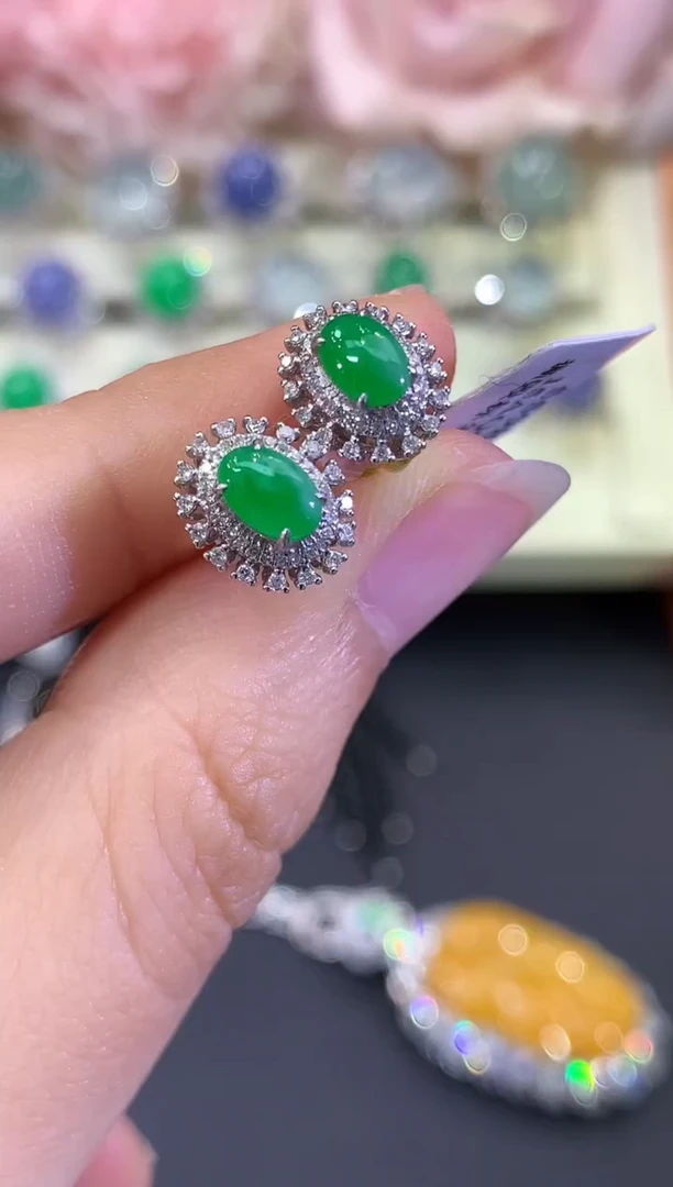 18K金镶嵌翡翠耳饰B96