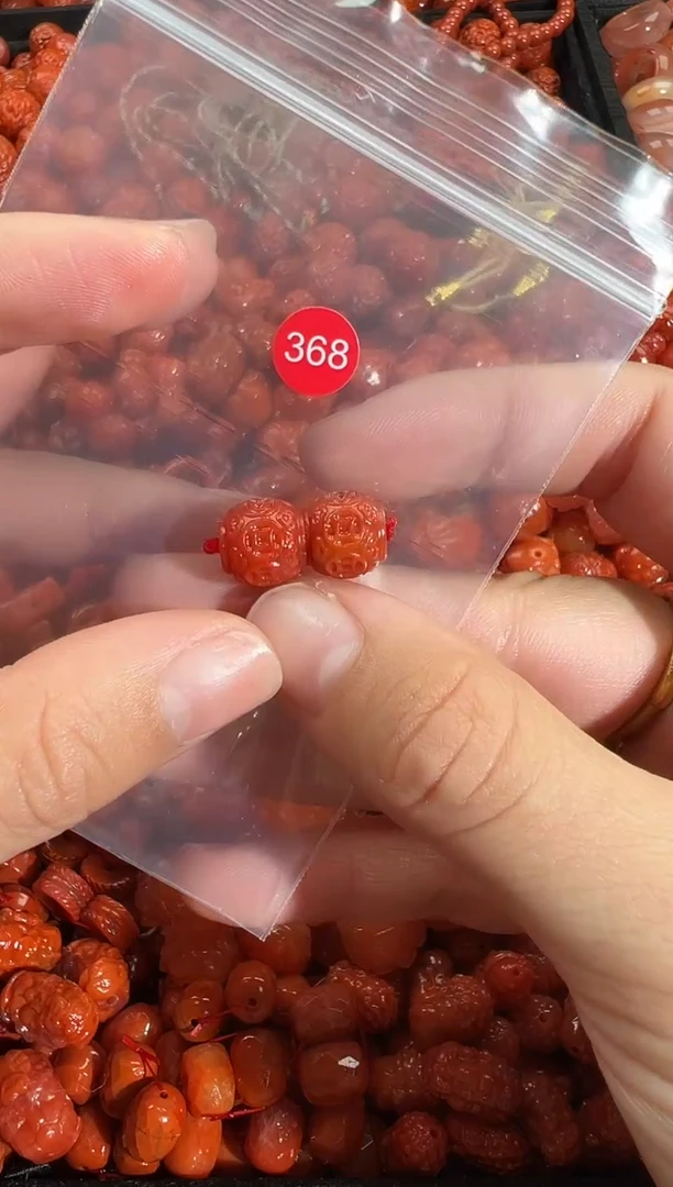 颈饰未镶嵌南红玛瑙1