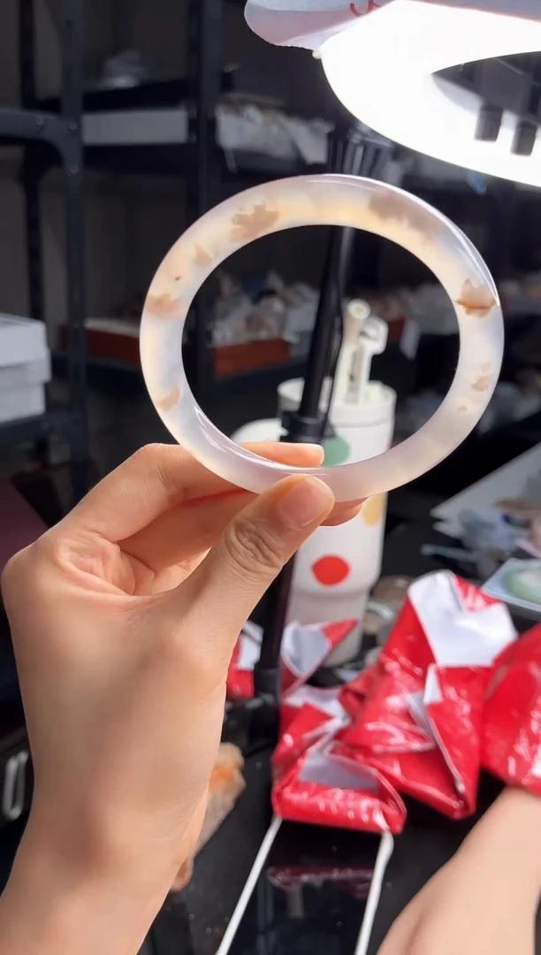 石英质玉手镯未镶嵌67圈口（不退不换）