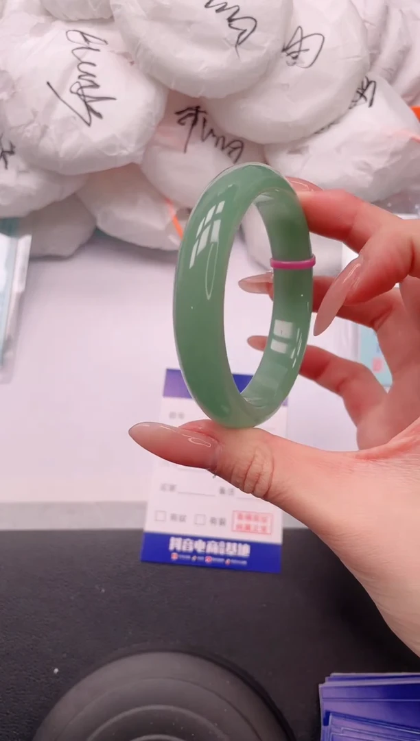 未镶嵌手镯石英质玉9V25-58