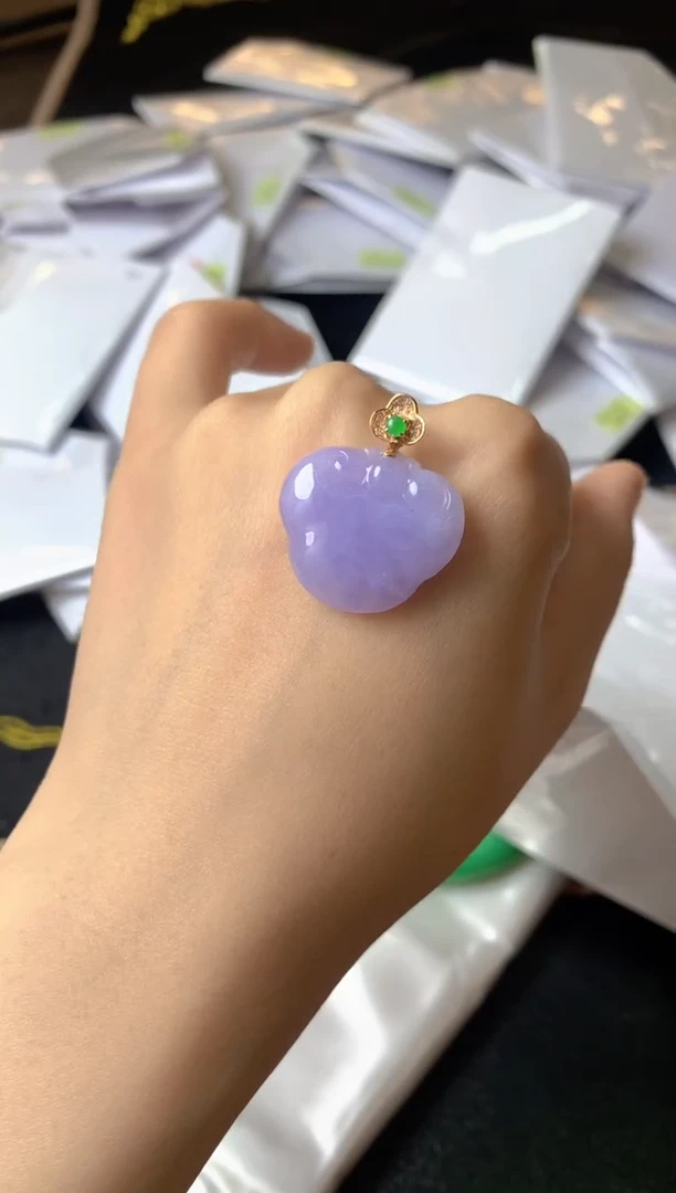 吊坠(不含链)18K金镶嵌翡翠妖*吊坠