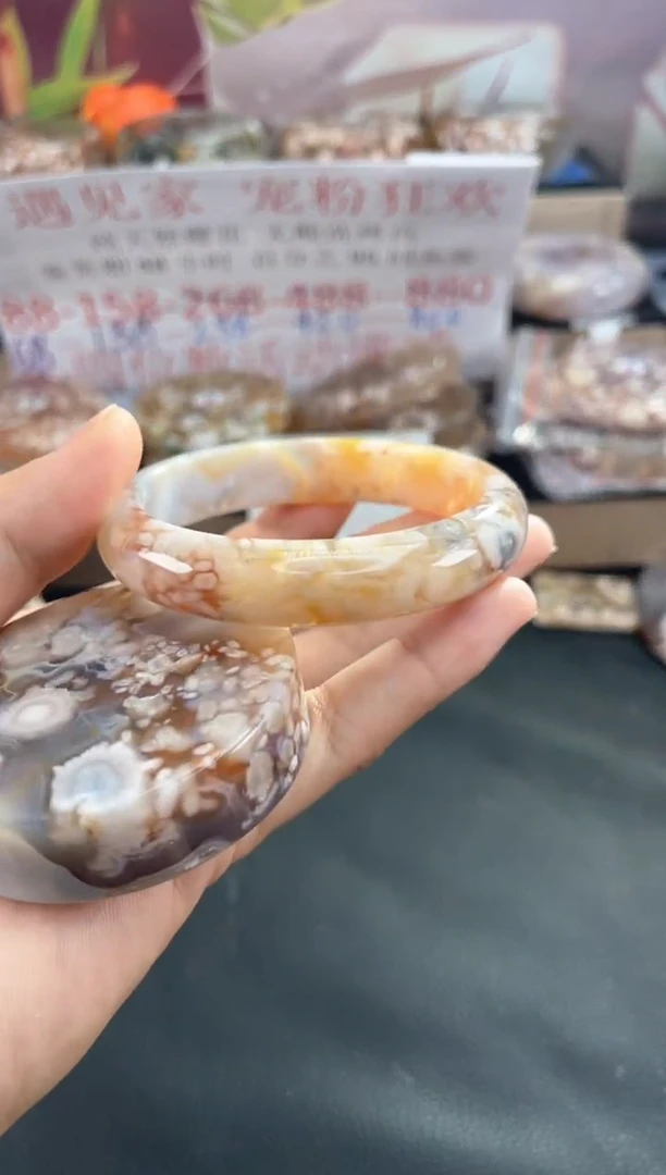 未镶嵌手镯石英质玉60