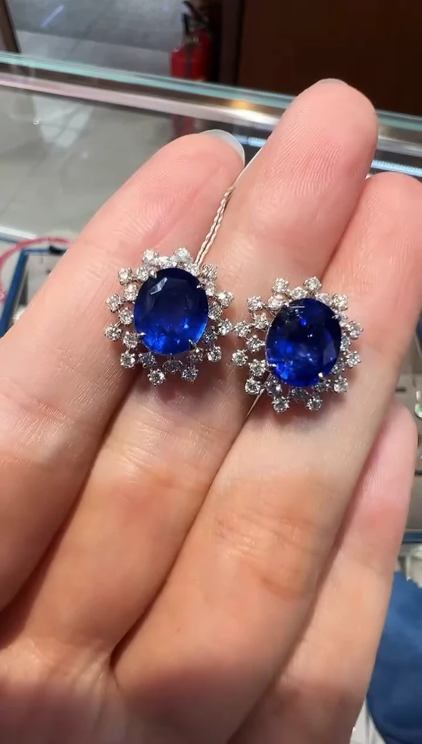 耳饰蓝宝石18K金镶嵌5.13ct