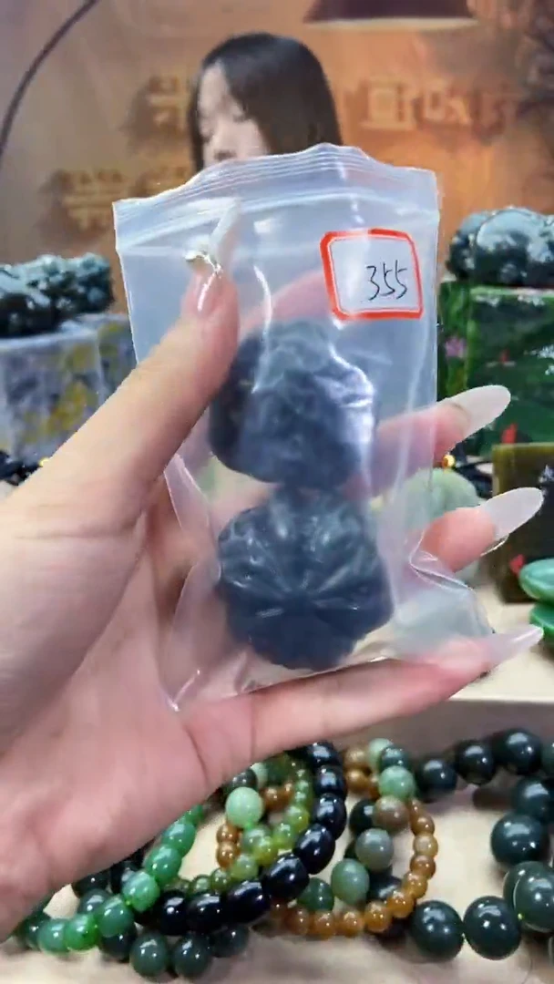 未镶嵌和田玉挂件1