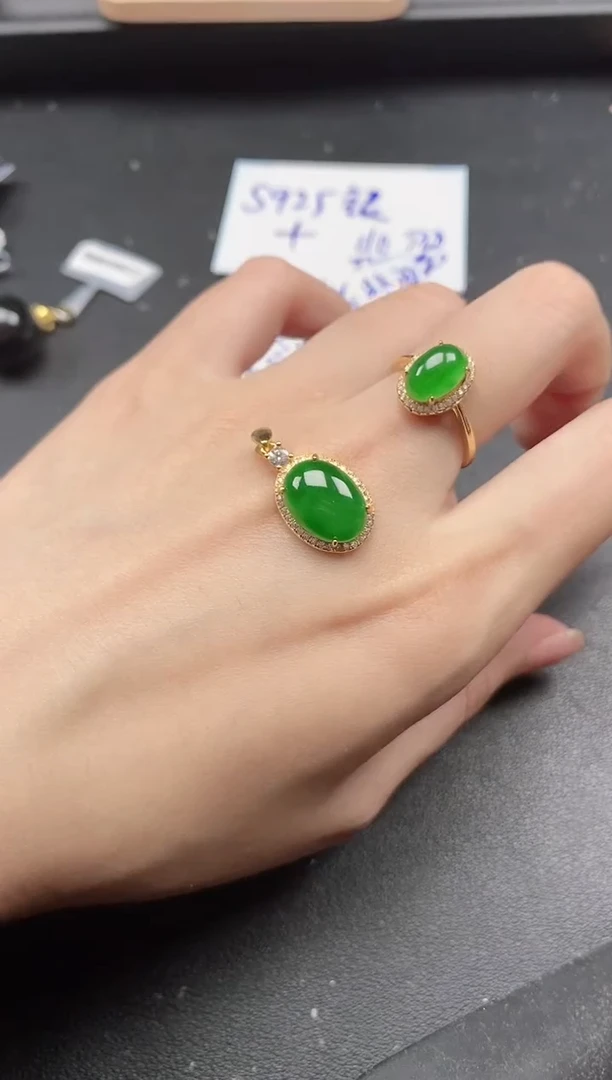 翡翠戒指银S925镶嵌51511