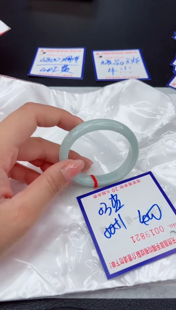 翡翠手镯未镶嵌1111111111