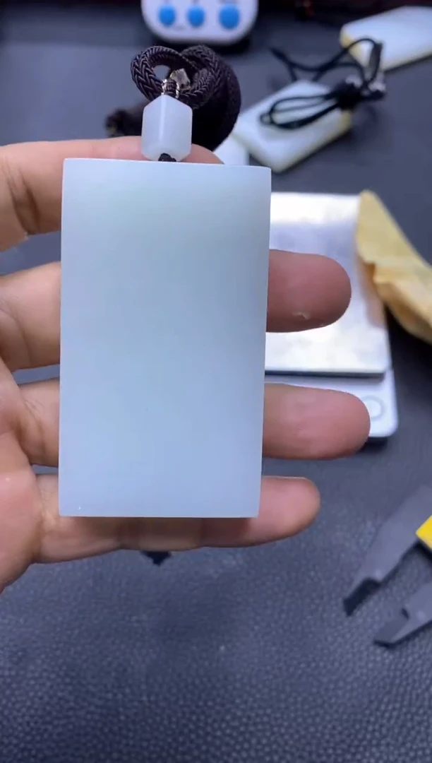 定制和田玉定制挂件4*7微黑点