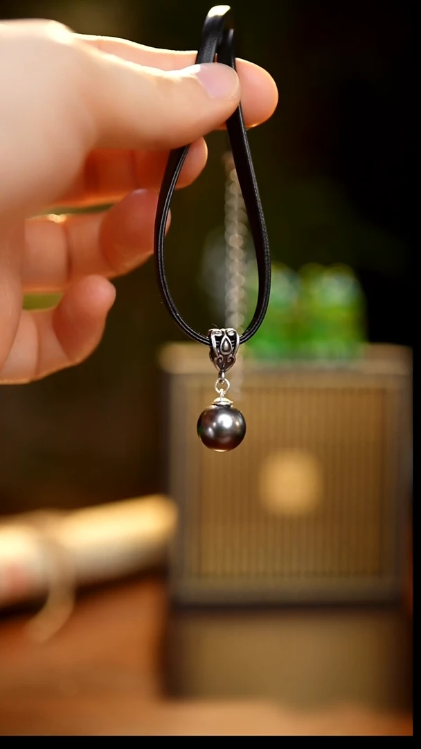 刺绣大溪地色大贝珠CHOKER项链和旅行首饰盒