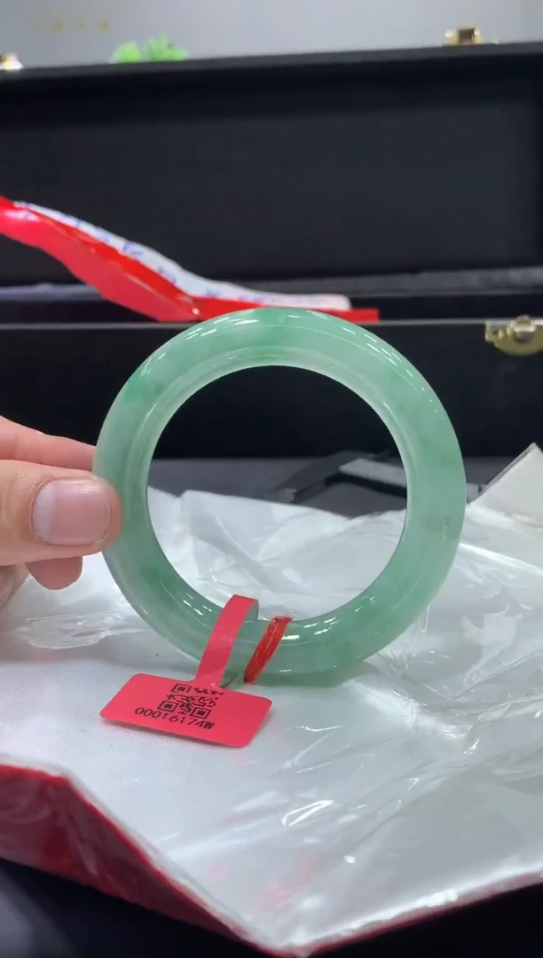 未镶嵌手镯翡翠翡翠手镯