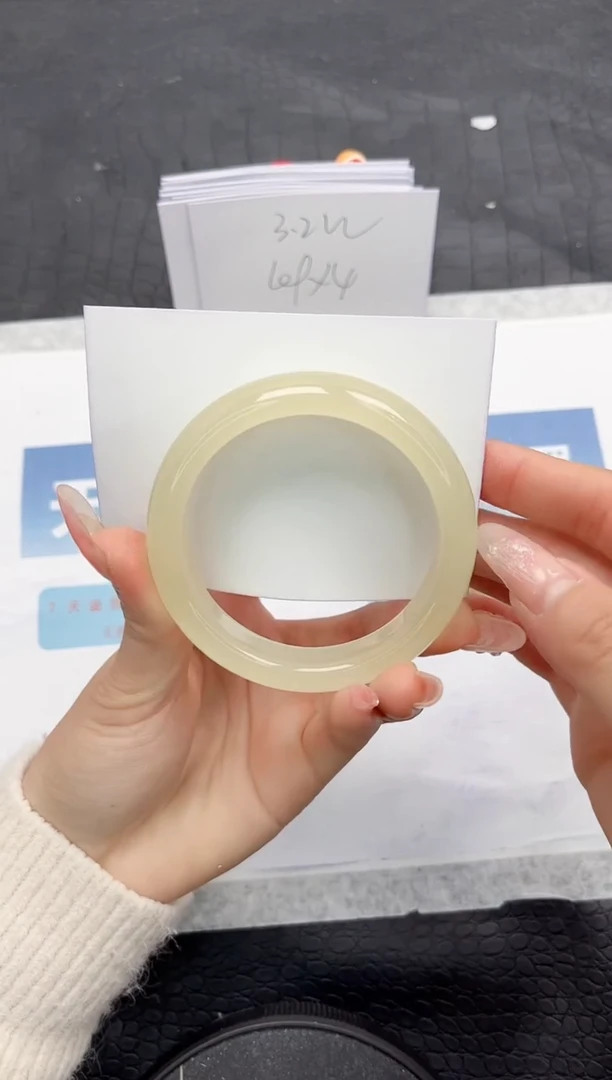 【闪购商品】石英质玉手镯未镶嵌L294-55.5