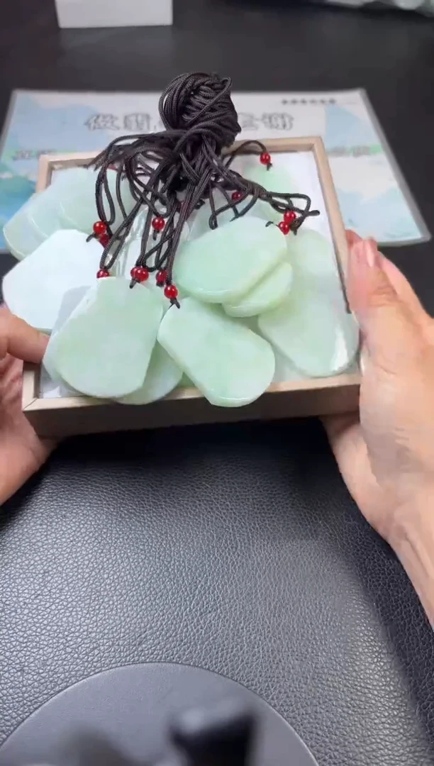 未镶嵌挂件翡翠多样性发一件R703181