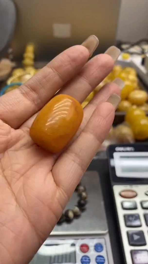 琥珀未镶嵌珠宝奇石1188