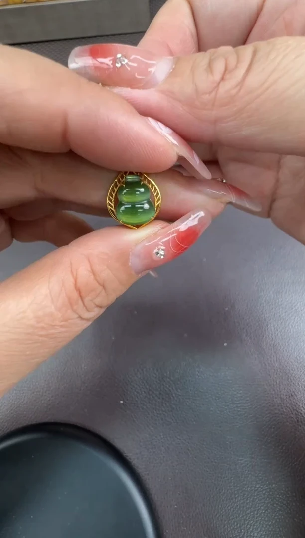 【闪购商品】和田玉挂件18K金镶嵌挂件