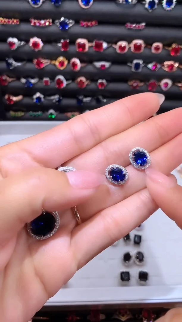 【闪购商品】蓝宝石耳饰银S925镶嵌68