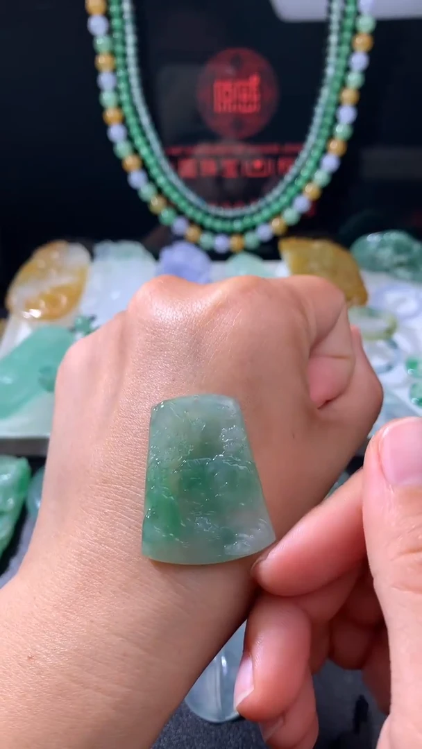 未镶嵌定制翡翠