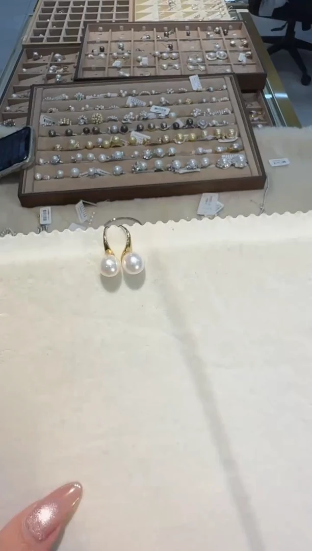 18K金镶嵌耳饰海水珍珠zzxm多样性发一对