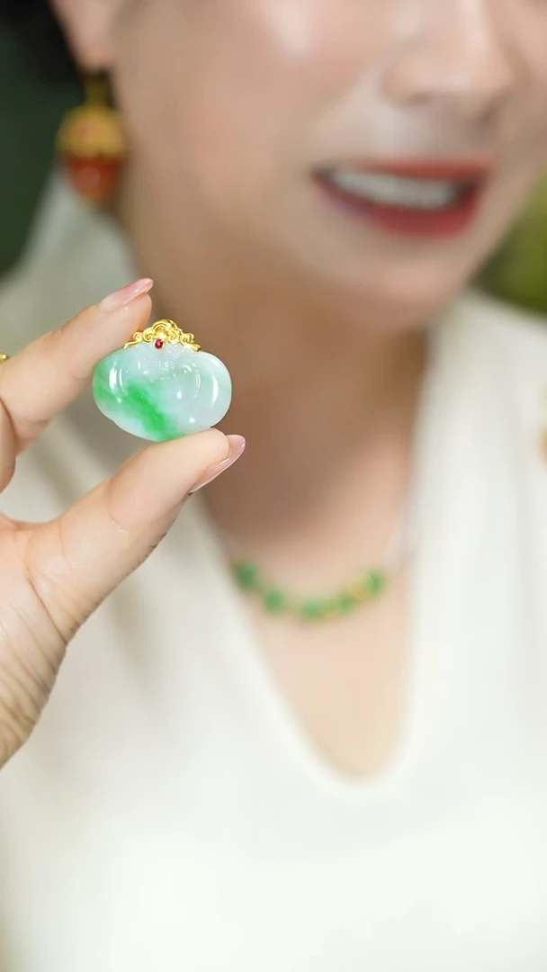 【闪购商品】翡翠吊坠(不含链)18K金镶嵌支持48小时鉴赏