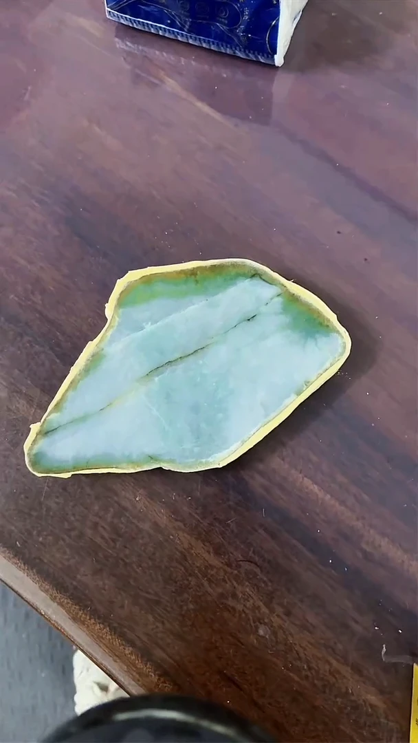 翡翠未镶嵌颈饰042翡翠