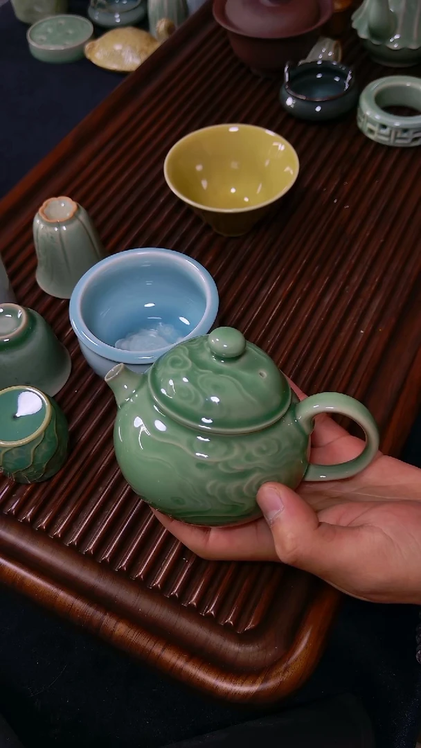 录****官和青禾行云流水单壶