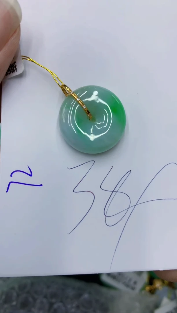 翡翠18K金镶嵌颈饰1111111111