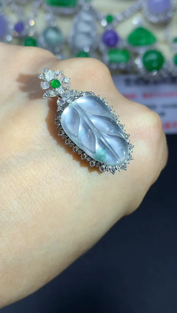 颈饰18K金镶嵌翡翠358-中国好珍宝