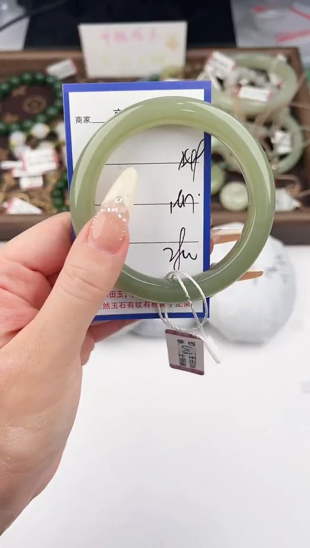 未镶嵌手镯和田玉49颜色微差无瑕
