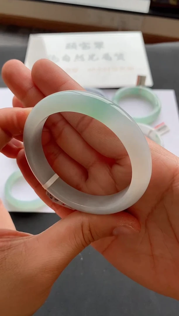 【闪购商品】翡翠手镯未镶嵌44号56.8*12.0*8.3正圈